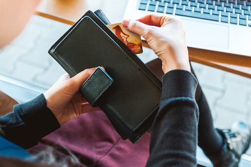 眉毛サロンは安い?値段の相場を解説