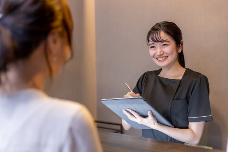 眉毛サロンと美容クリニックの違い