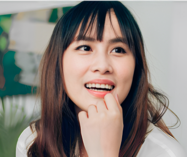 笑顔の女性